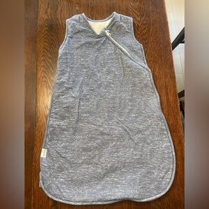 Copper Pearl
CopperPearl 

Sleep sack. Size 0-6 months